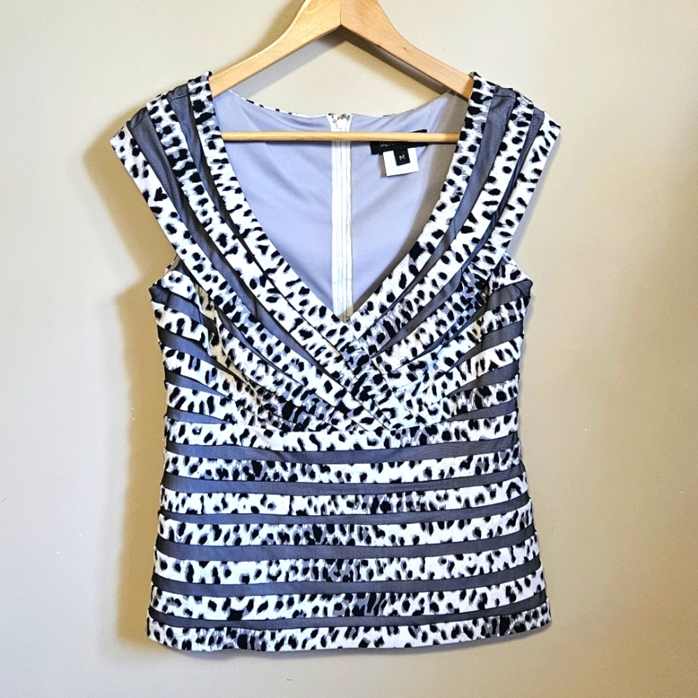 Tadashi Shoji Black and White Sleeveless Top with Zip Back Size Medium